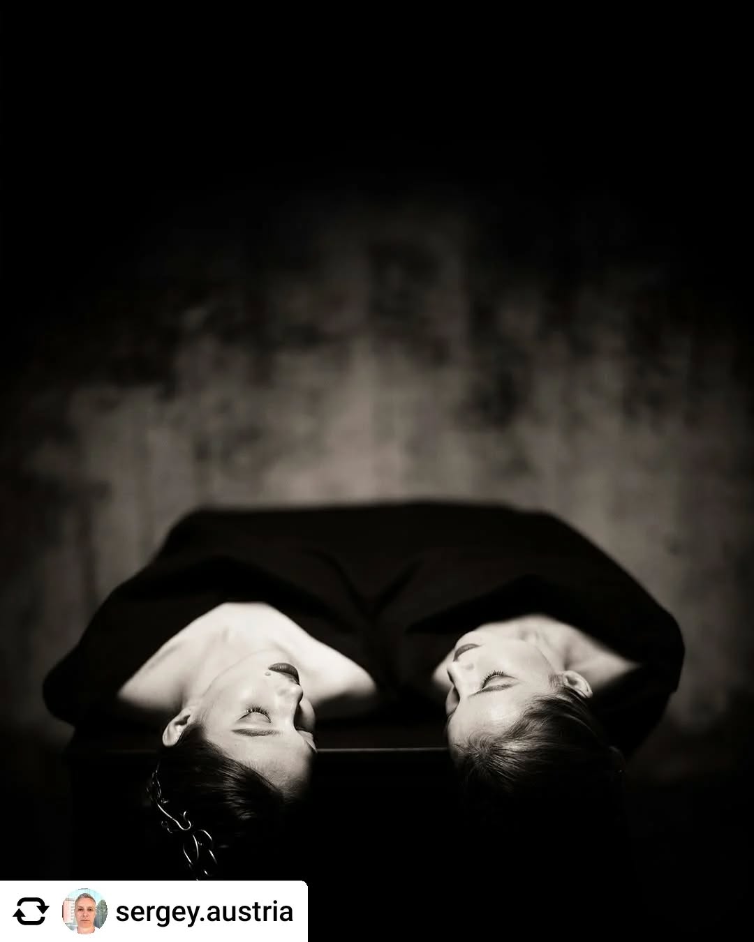 Posted @withregram • @sergey.austria One form, two minds.
Movement dissolves into stillness. Symmetry, silence, and a shared space.
“Единое тело — два сознания. Две души в одном ритме. Тишина, покой и полное единение.
#fineartphotography #blackandwhiteart #conceptualportrait #artphotography #contemporaryart #visualstorytelling #minimalportrait #editorialphotography